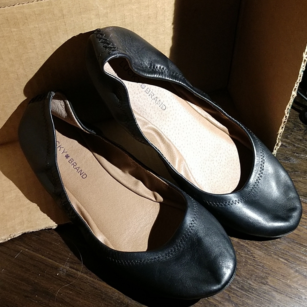 Lucky Brand Emmie Black Flats Wide